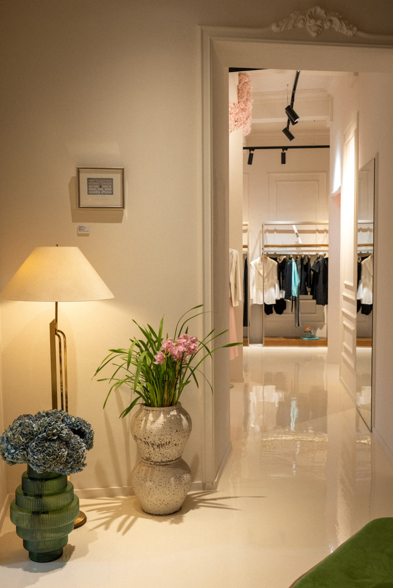 Irimé Gallery: interior